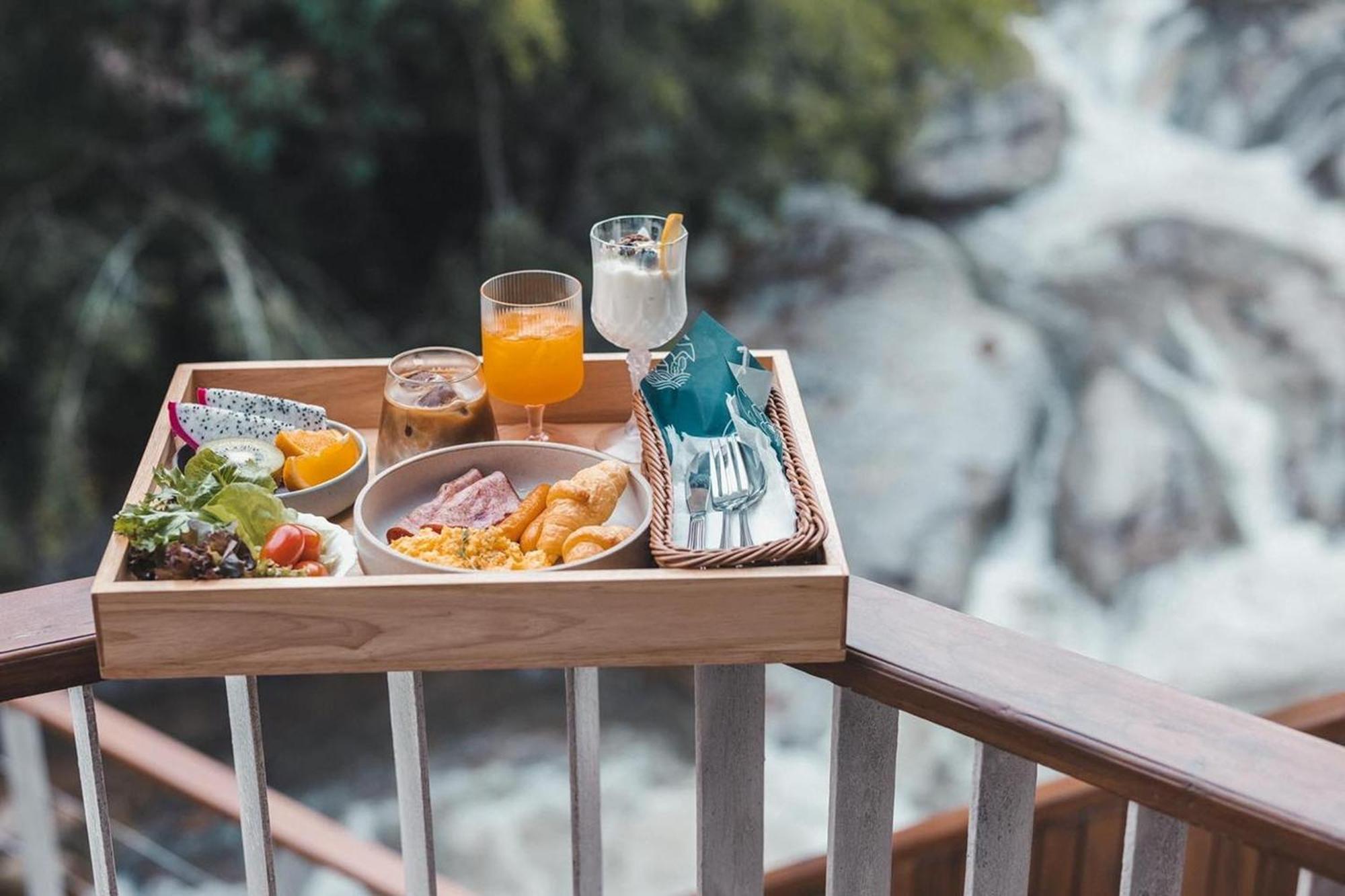 Taryn Tara Cafe And Stay Chiang Mai Zewnętrze zdjęcie